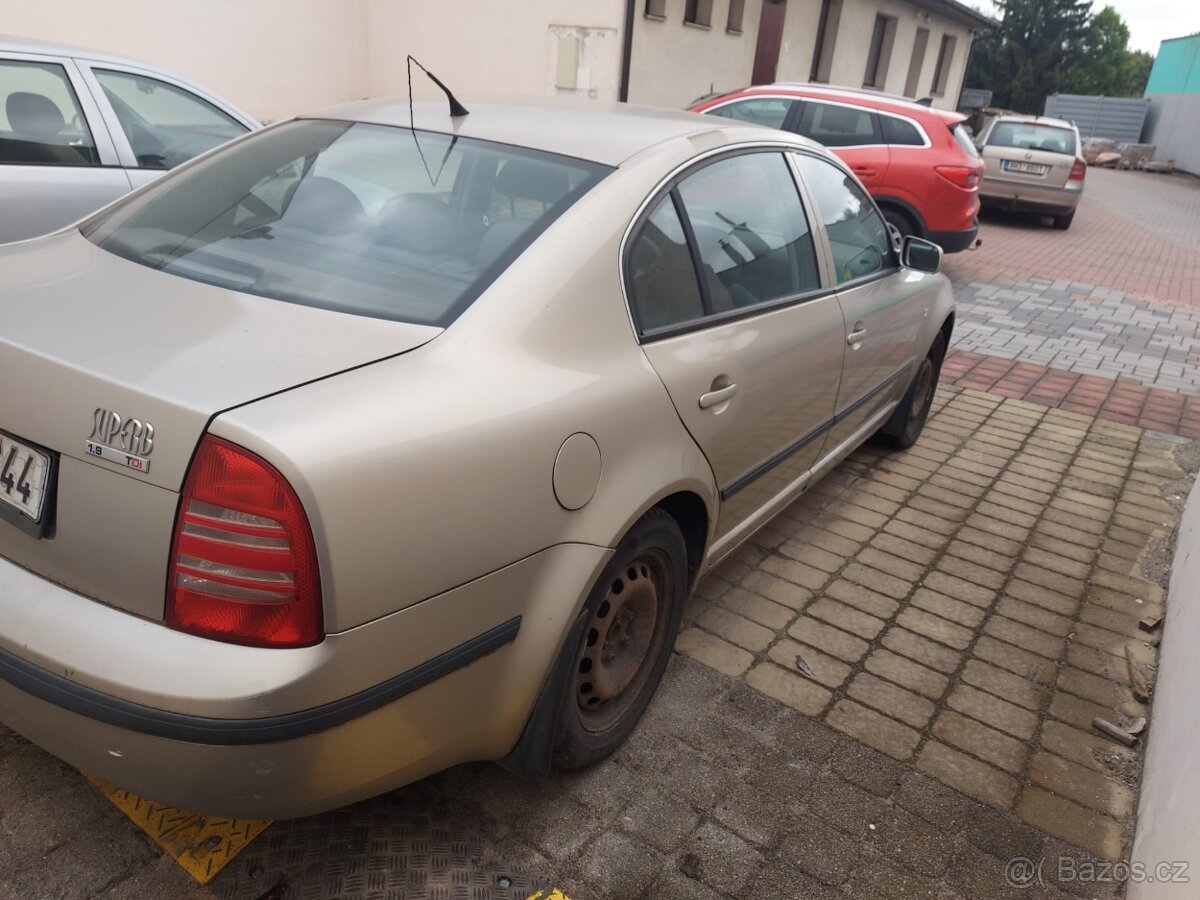 Škoda Superb - 2