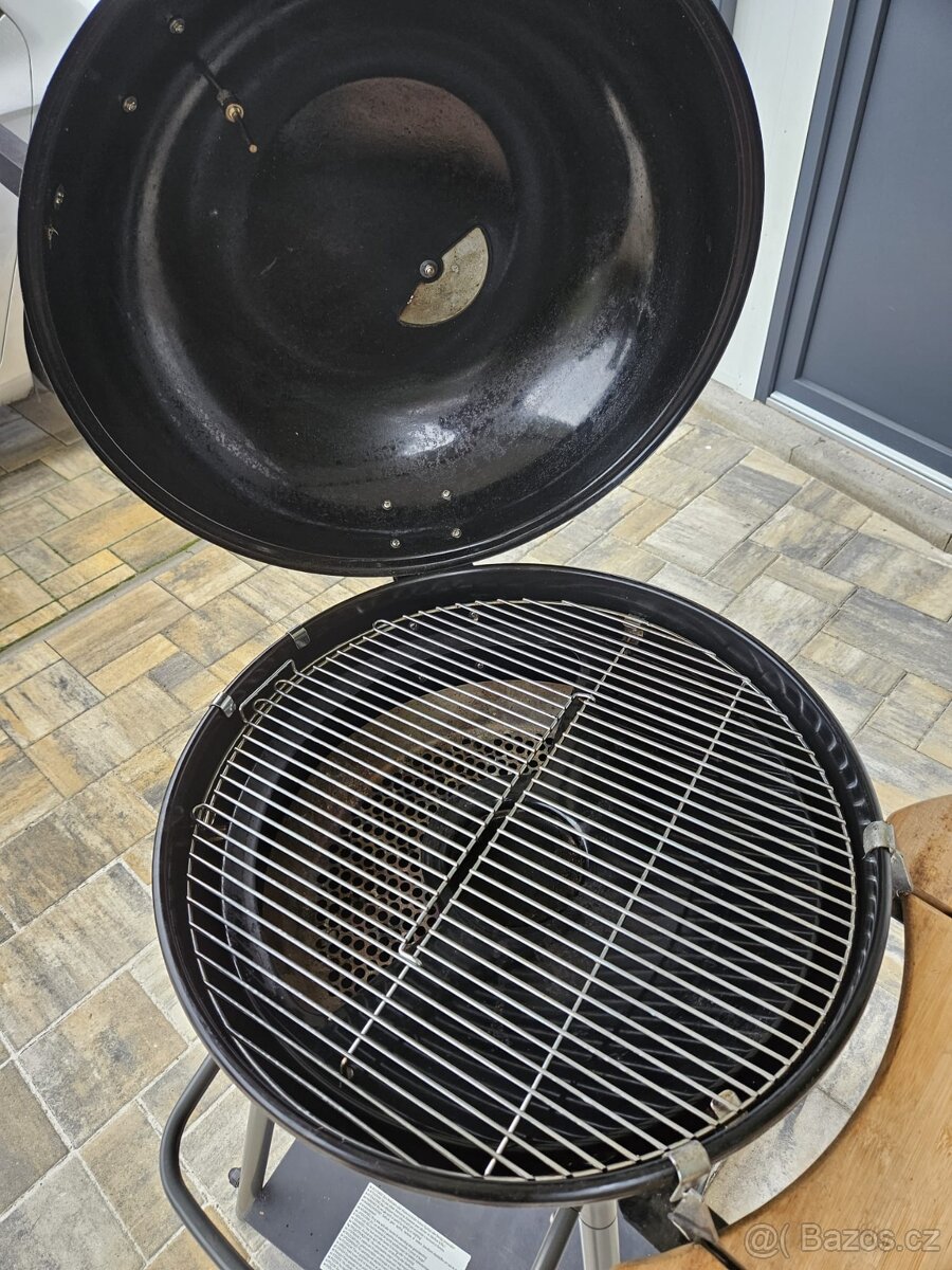 Gril na dřevěné uhlí - 2