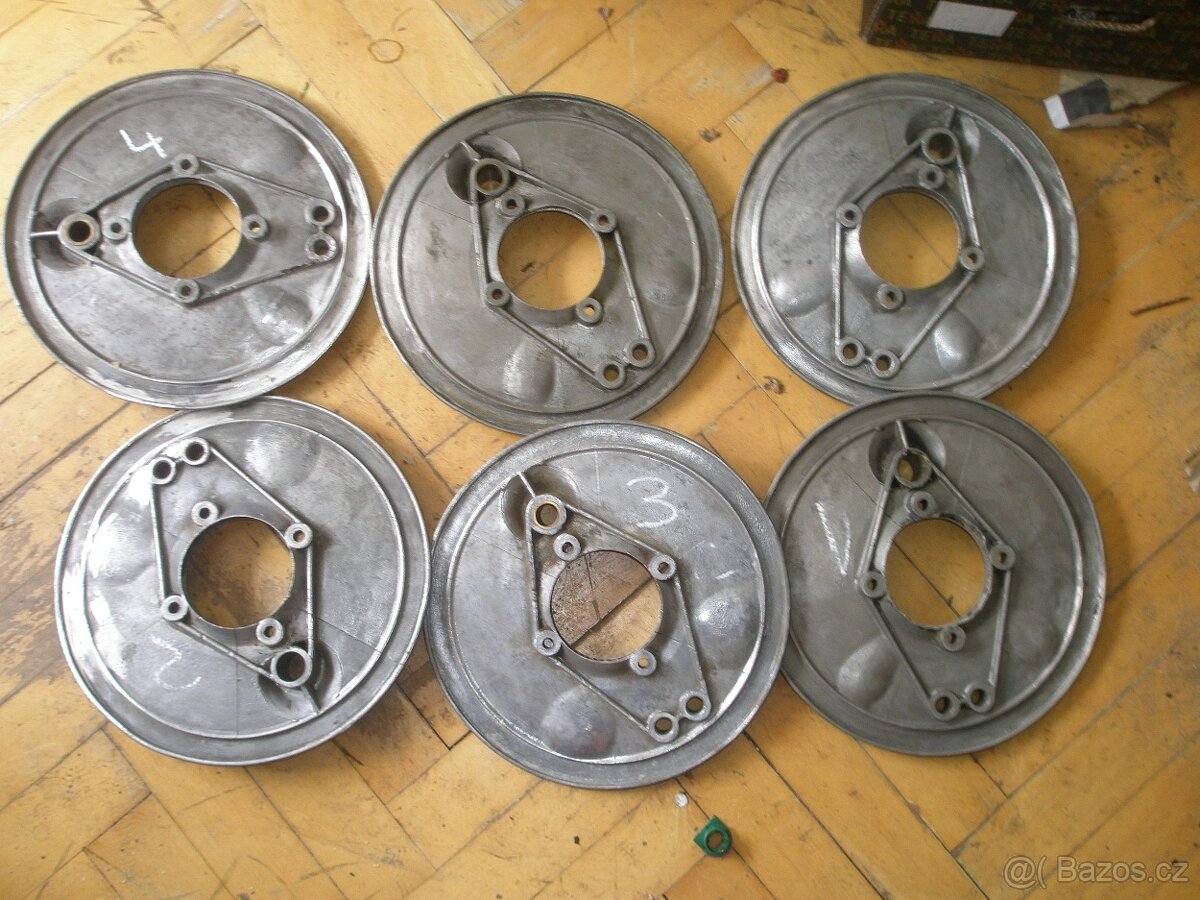 Držáky brzd Tatra - 2