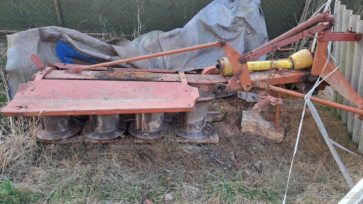 Prodám sekačku za traktor funkční s vadou - 2