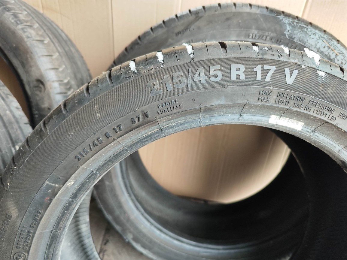 17"sada letních pneu Ćontinental 215/45/17 = 1000Kč/4ks - 2