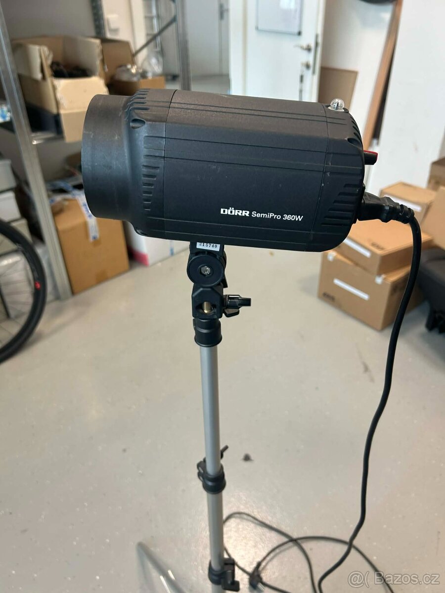 Studiový blesk Dörr SemiPro 360W + stativ - 2