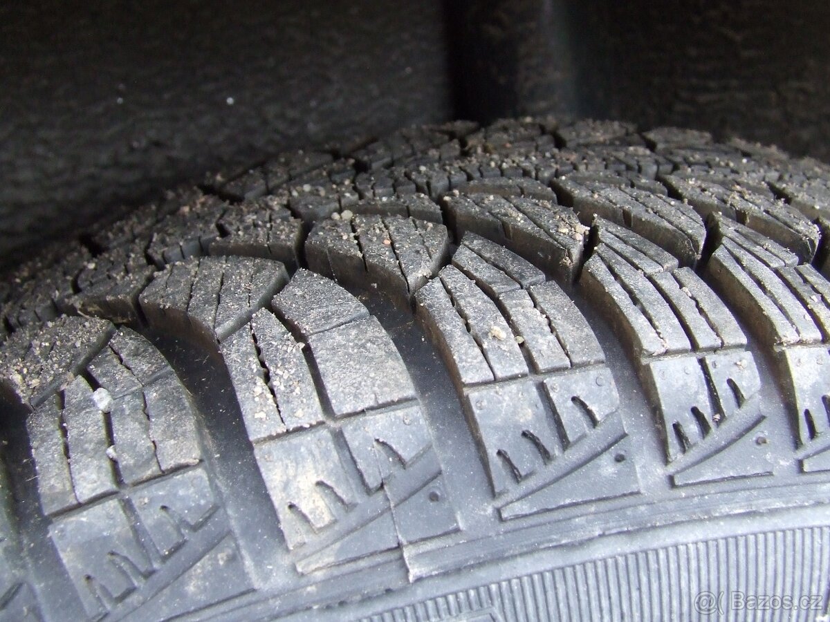 Prodám zimní sadu kola na Ford Fusion - 2