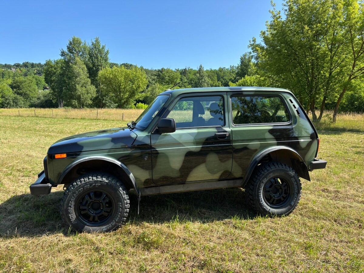 Lada Niva Bronto
