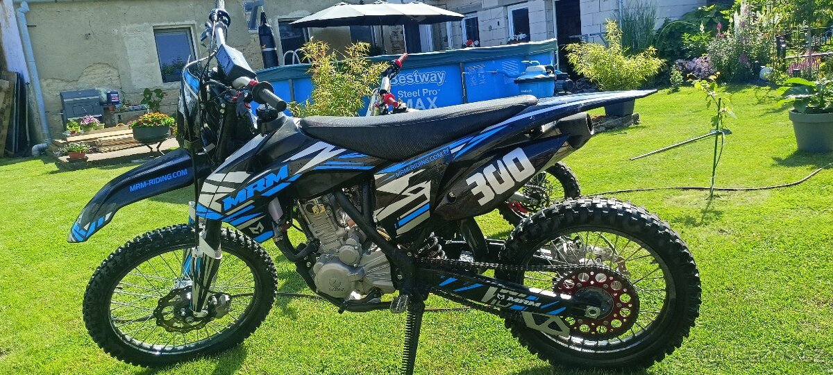 Dirtbike 300