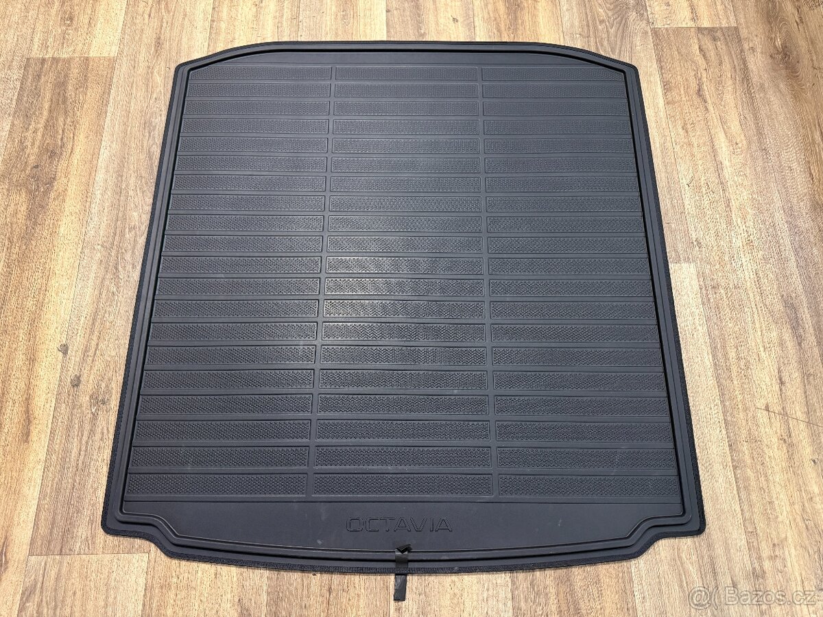 Oboustranný koberec Octavia 3 / III Liftback - TOP Stav - 2