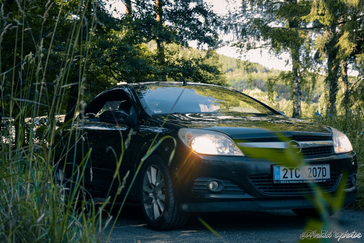 Opel Astra H Twintop 147Kw Nová STK - 2
