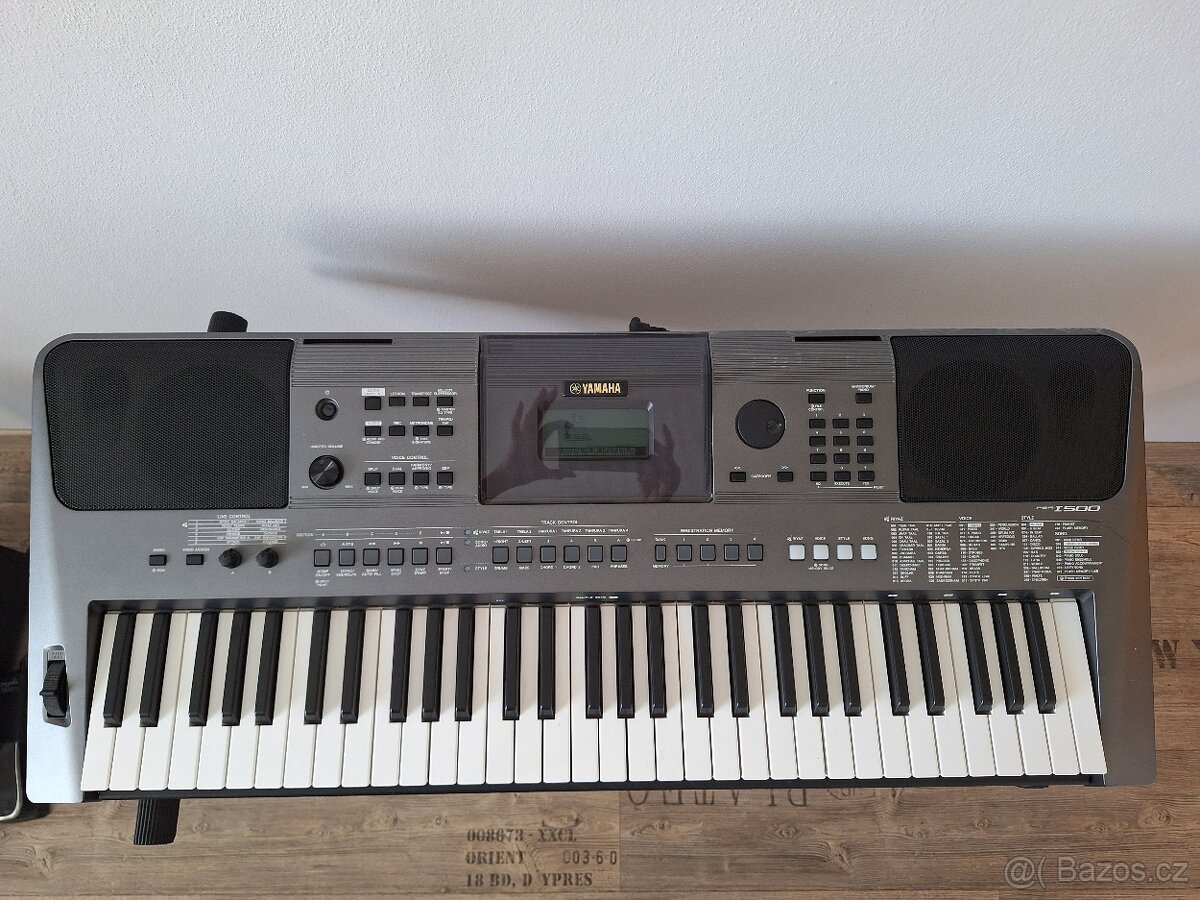 Yamaha PSR I500 - 2