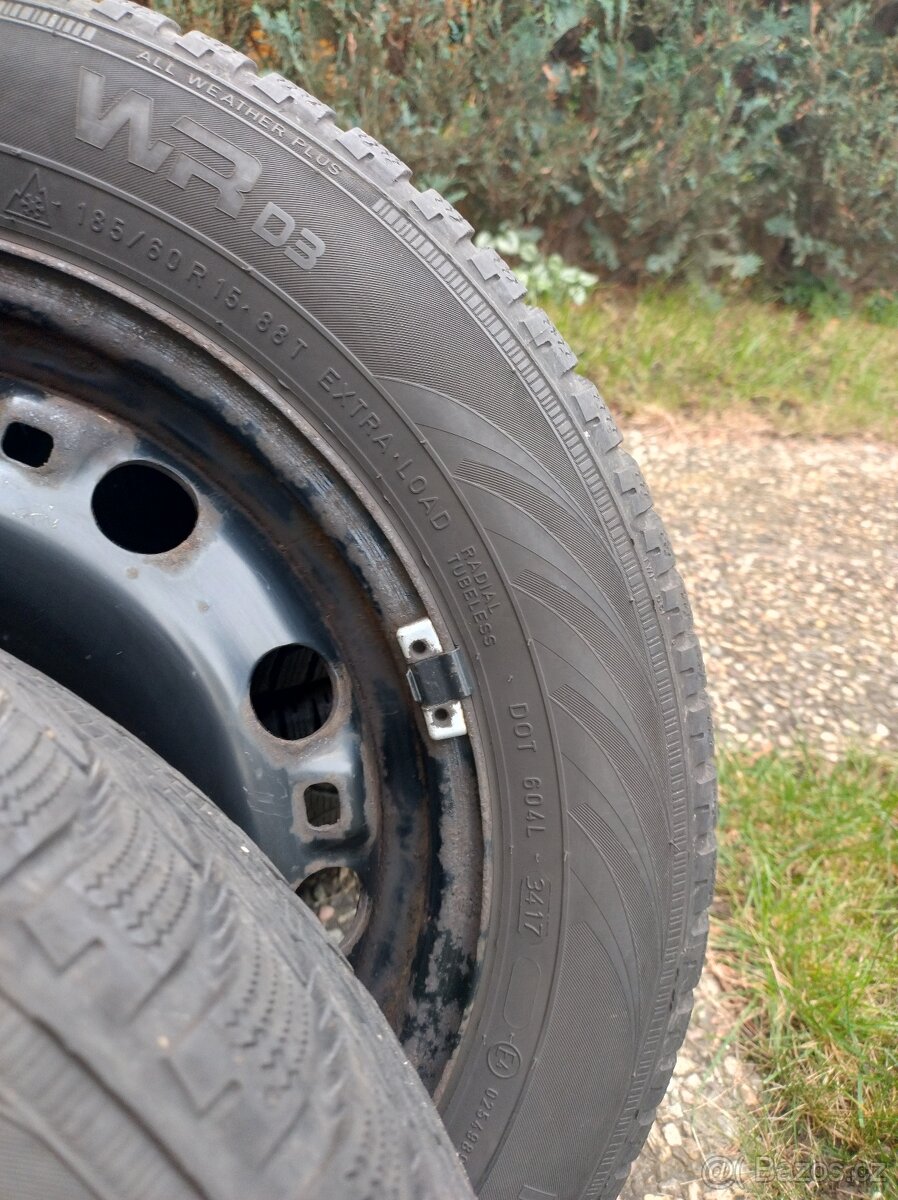 Zimní pneu NOKIAN 185/60 R15 na ráfku 5x100 - 2