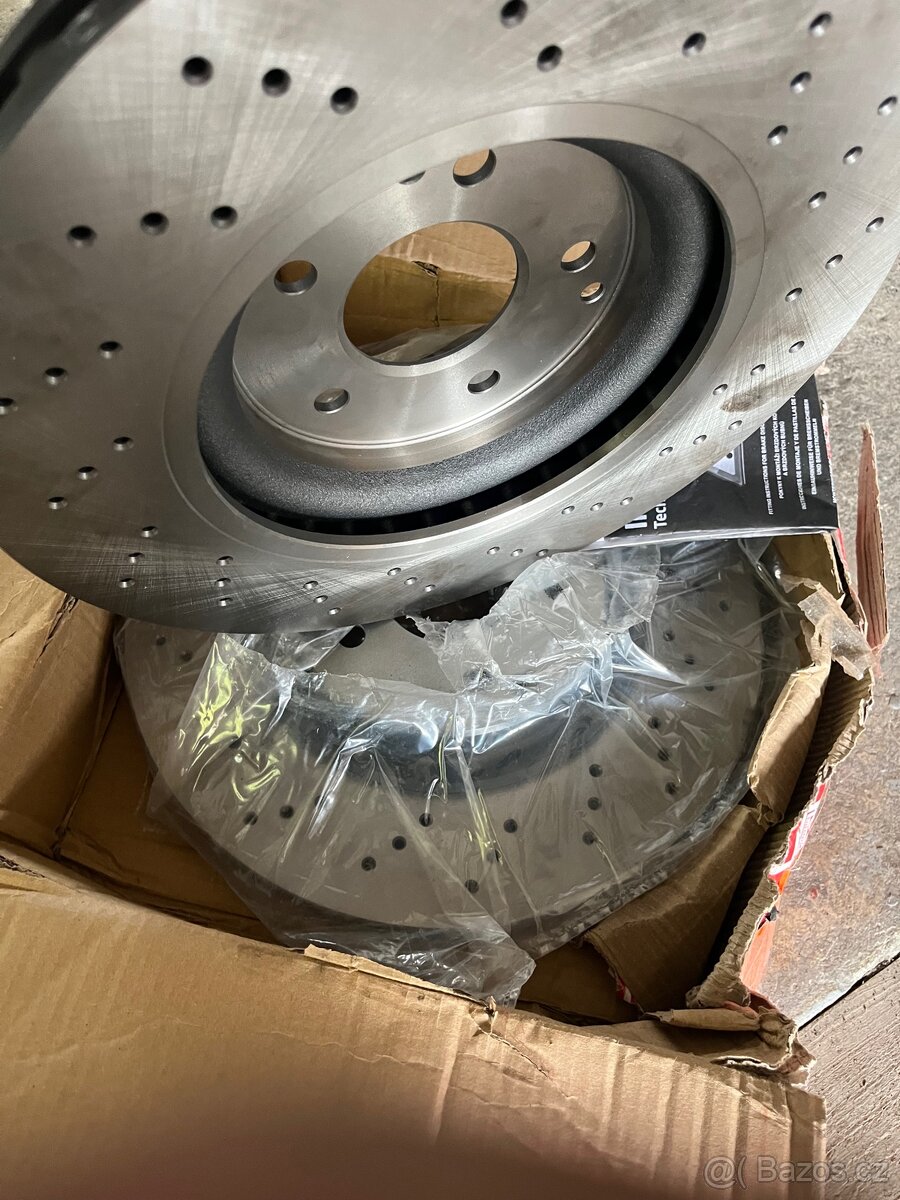 Mercedes w204 brzdové kotouče - 2