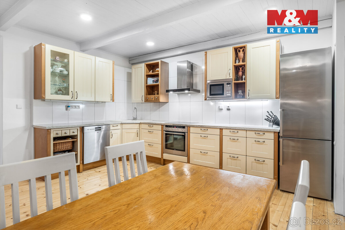 Prodej bytu 4+1 v rodinném domě, 218 m², Velvary - 2