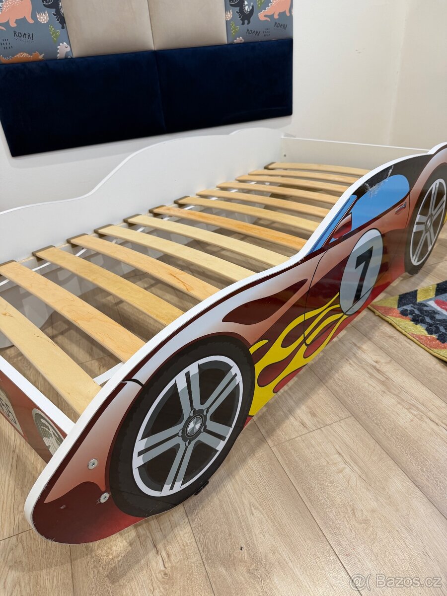 Dětská postel ve tvaru závodního auta - 2
