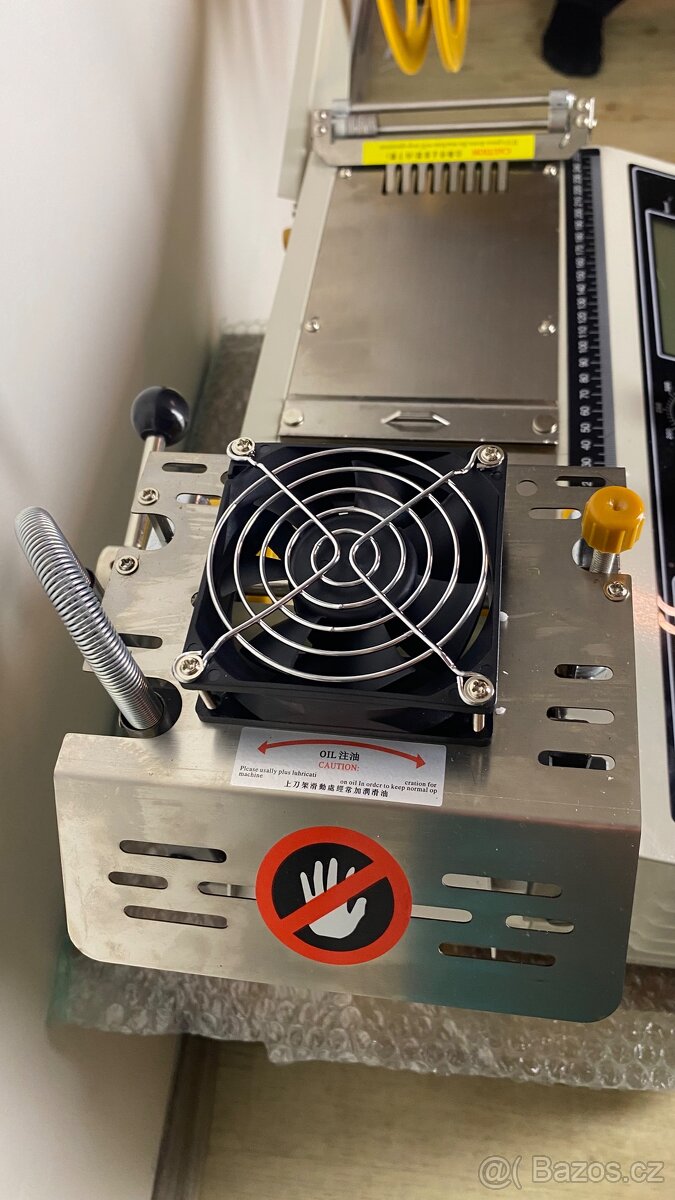 Automatický pásový řezací stroj. - 2