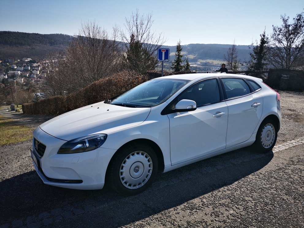 Prodám VOLVO V 40 benzín - 2