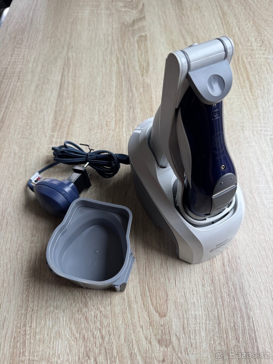 Elektrický holicí strojek Philips Norelco - 2