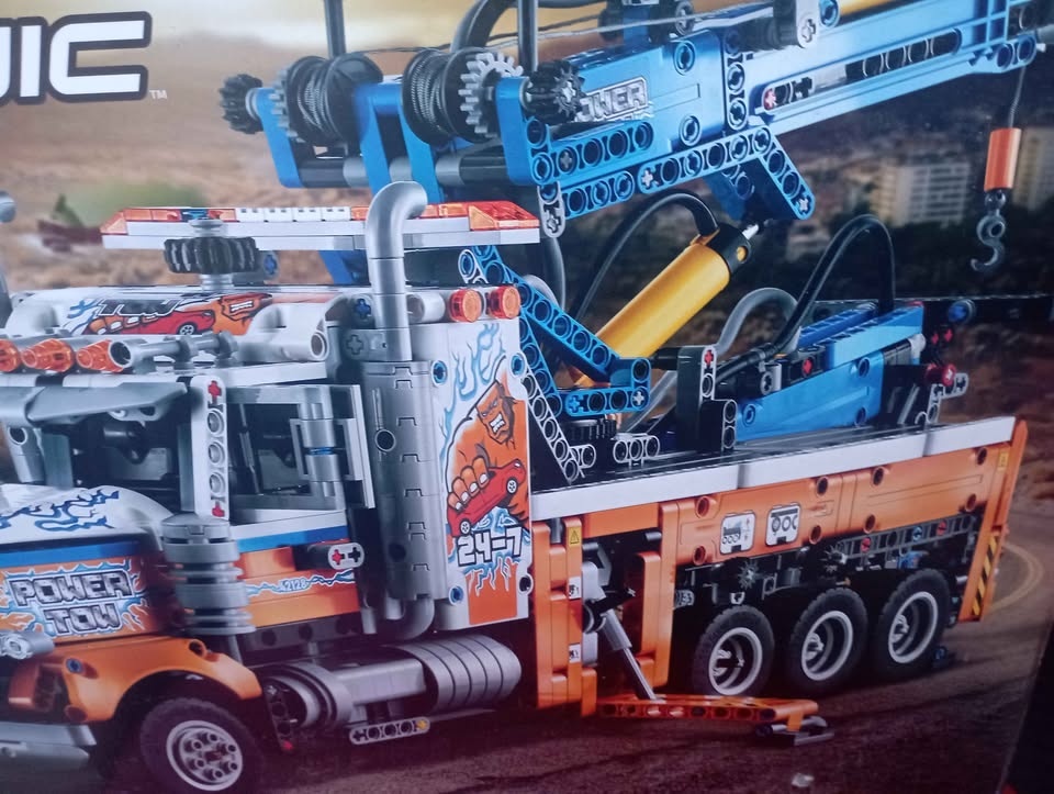 Lego Technic 42128 - 2
