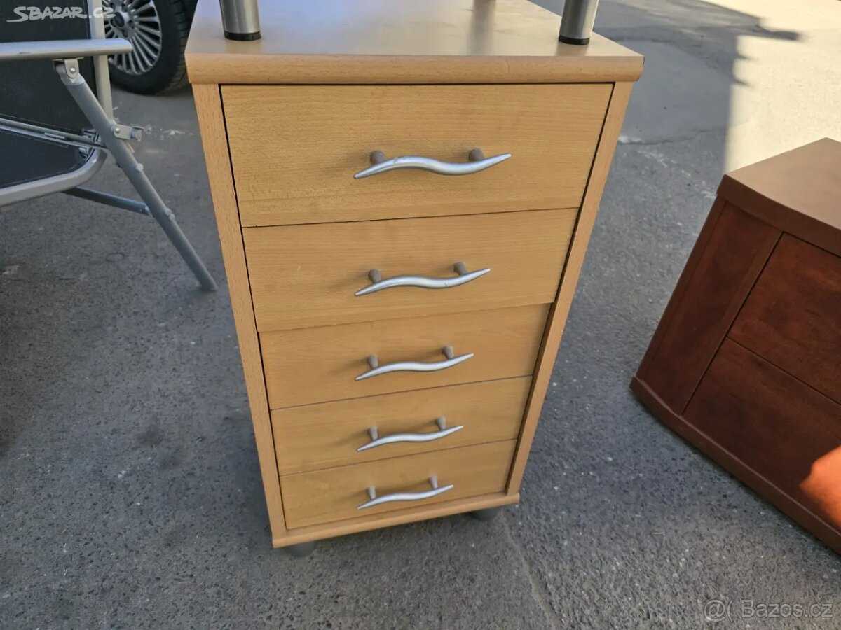 Komoda lamino 37x40 v 84cm. - 2
