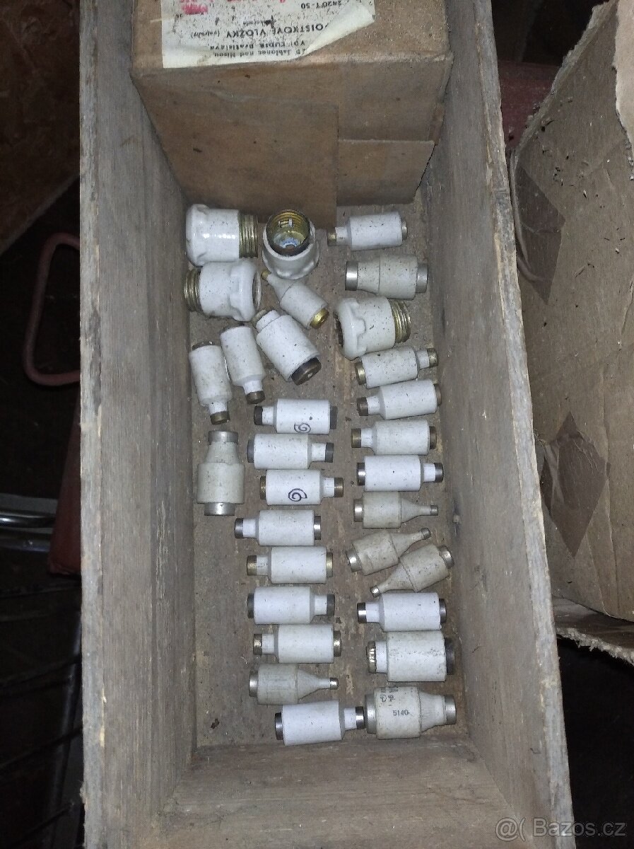 Porcelanove pojistky - 2