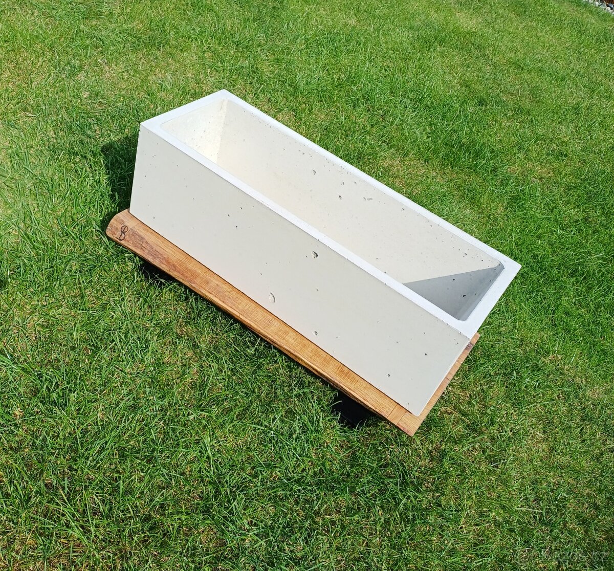 Betonový květináč 70x25x21 - 2