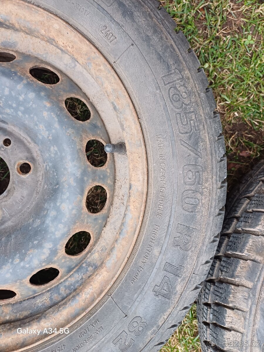 Prodám sadu 4 zimních pneumatik - 180/60 , R 14 - 2