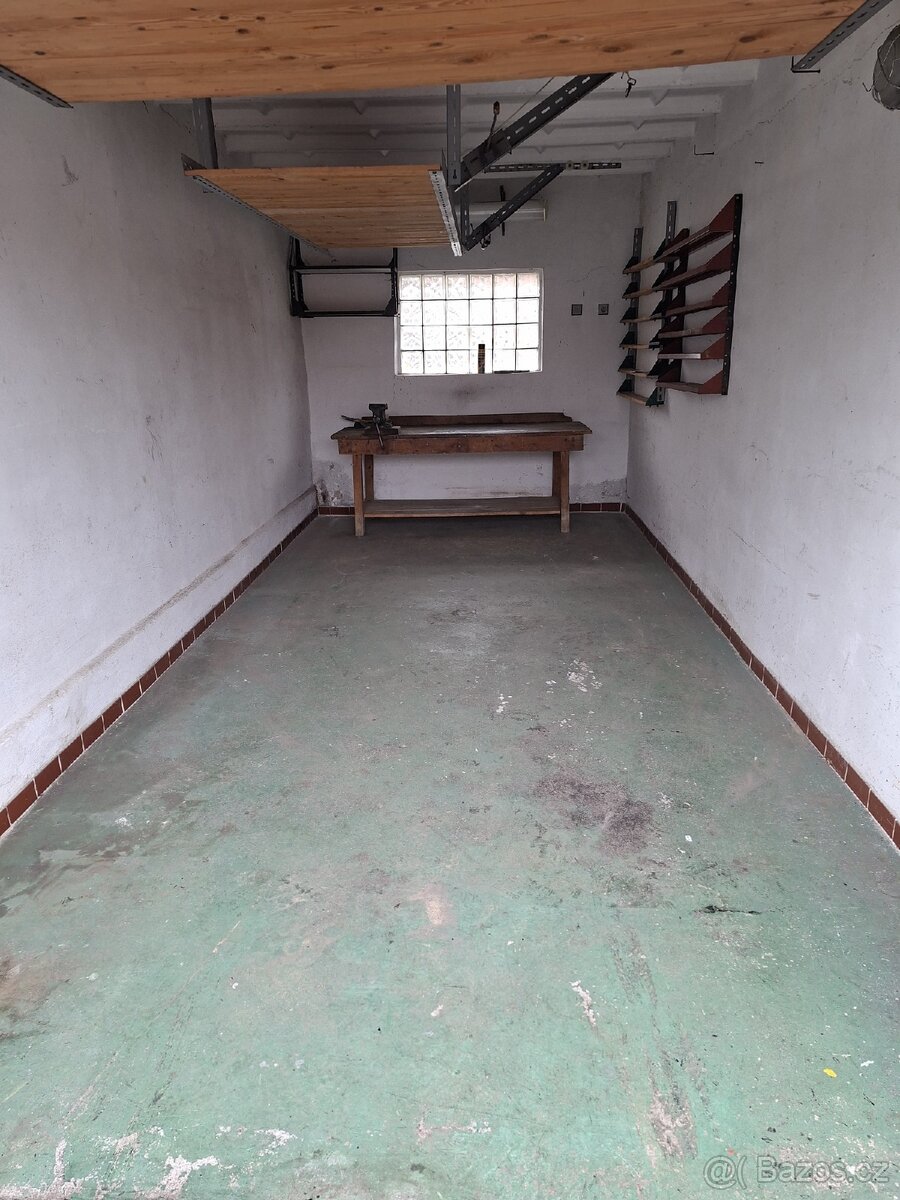 Pronájem garáže v Horažďovicích - 2