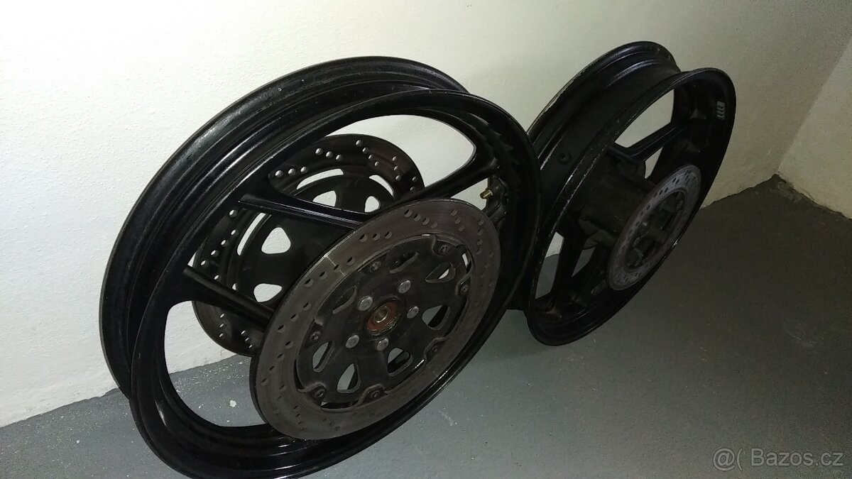 Suzuki GSX-R 750 (1985-1987) - sada kol - 2