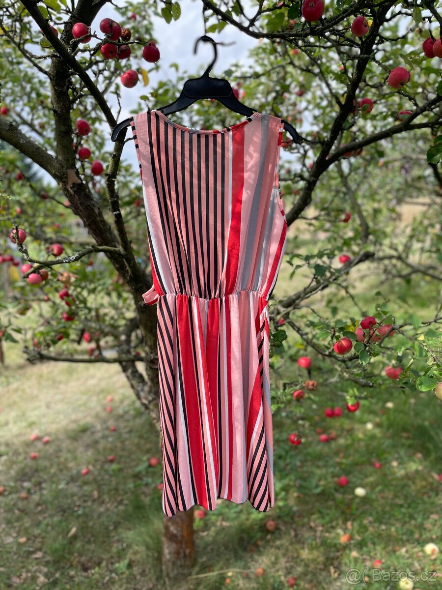 Barevné pruhované šaty Hailys - 2