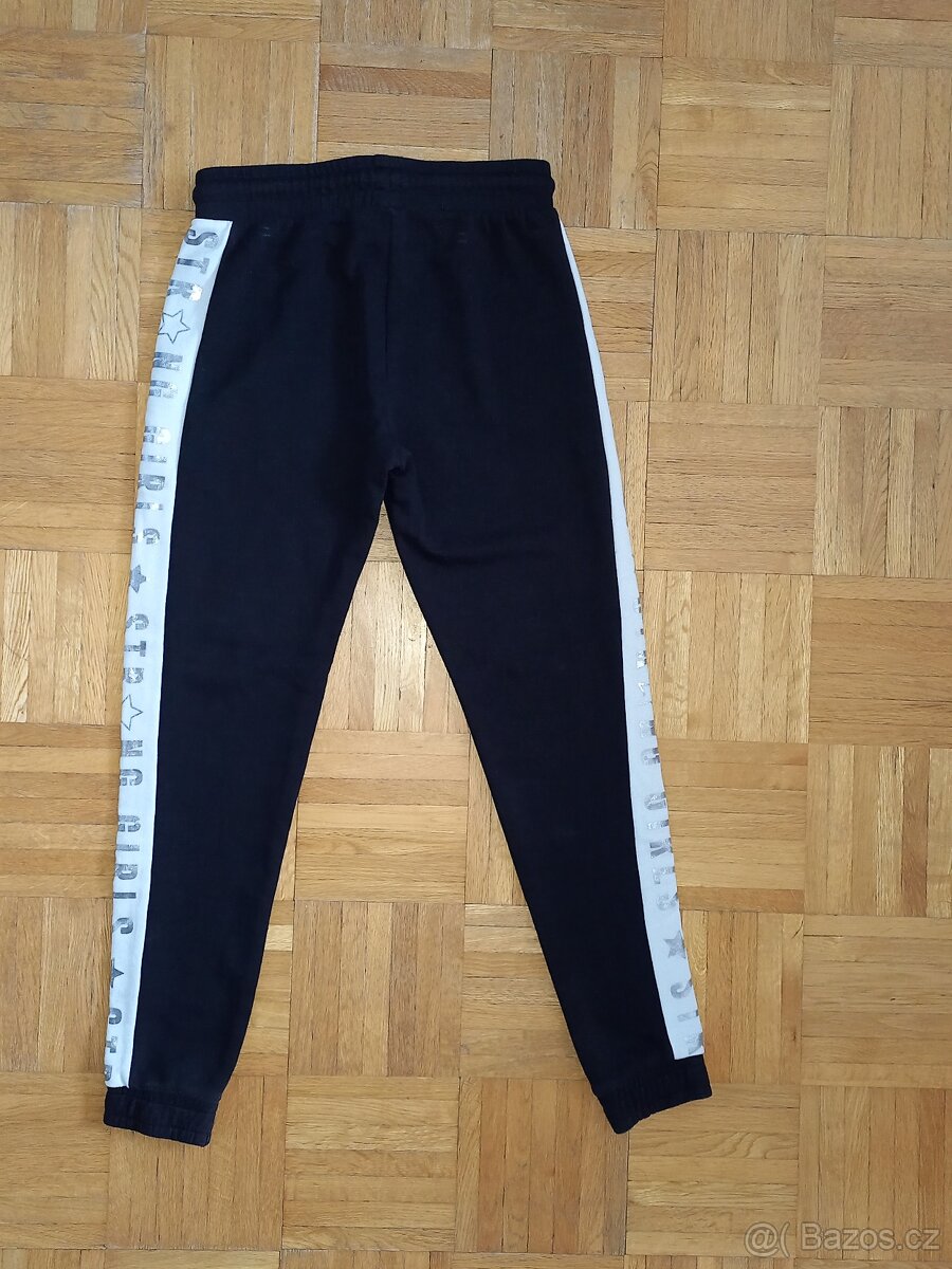 Tepláky černé s lampasem/pruhem C&A vel. 146/152 - 2