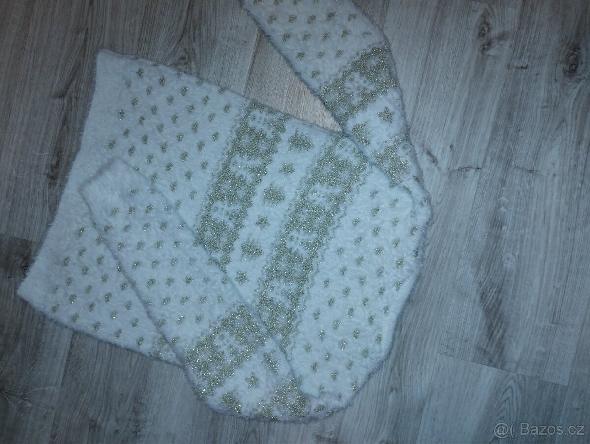 Dívčí zimní svetřík – bílý se zlatým vzorem - 2