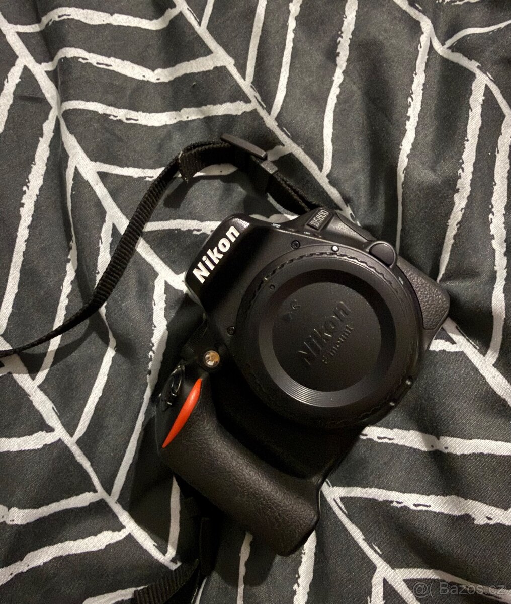 Nikon D5600 - 2