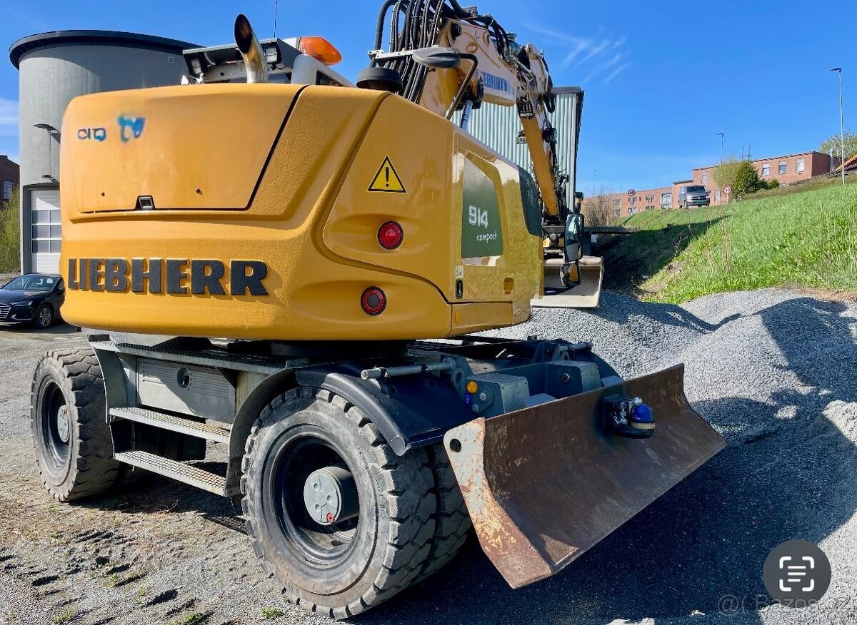 Kolový otočný bagr Liebherr A914 Compact - 2