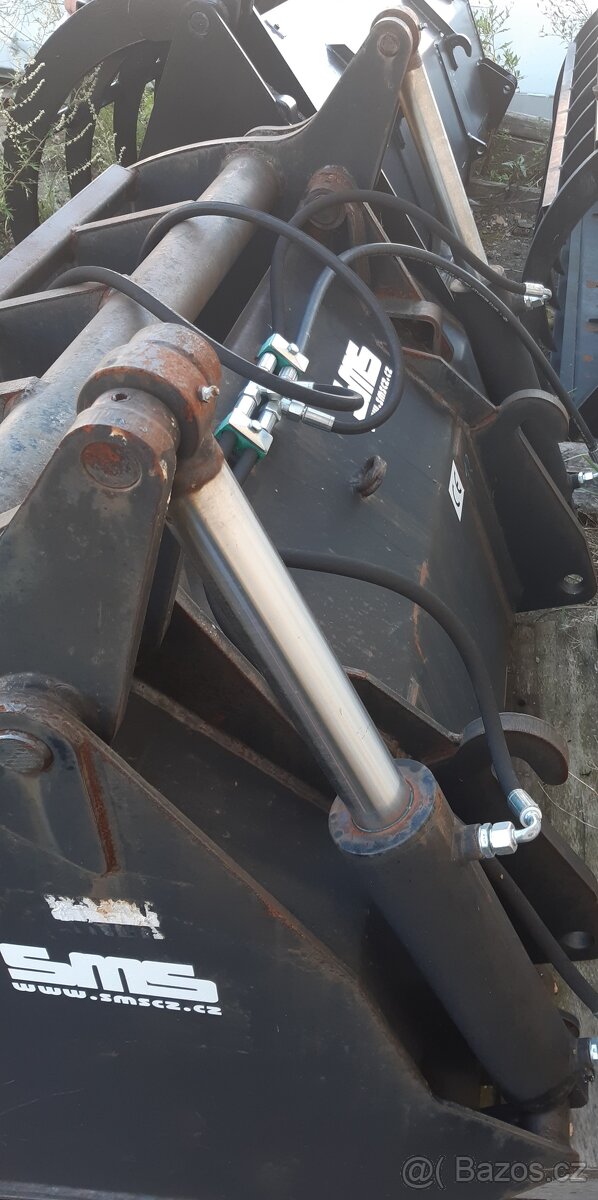 lopata na čelní nakladač s drapákem 1,2 m - 2