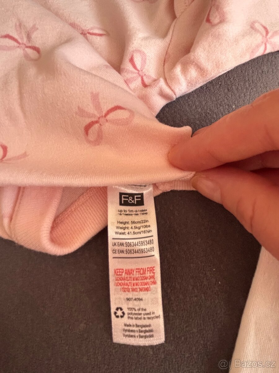 Prodám body pro holčičku - 2