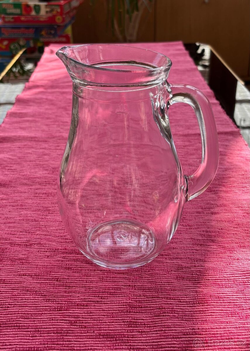 Skleněný džbán - 2