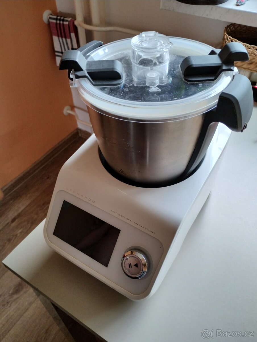Prodám zánovní kuchyňský robot Leonardo. - 2