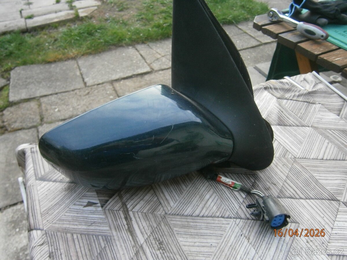 Zpětné zrcátko - 2