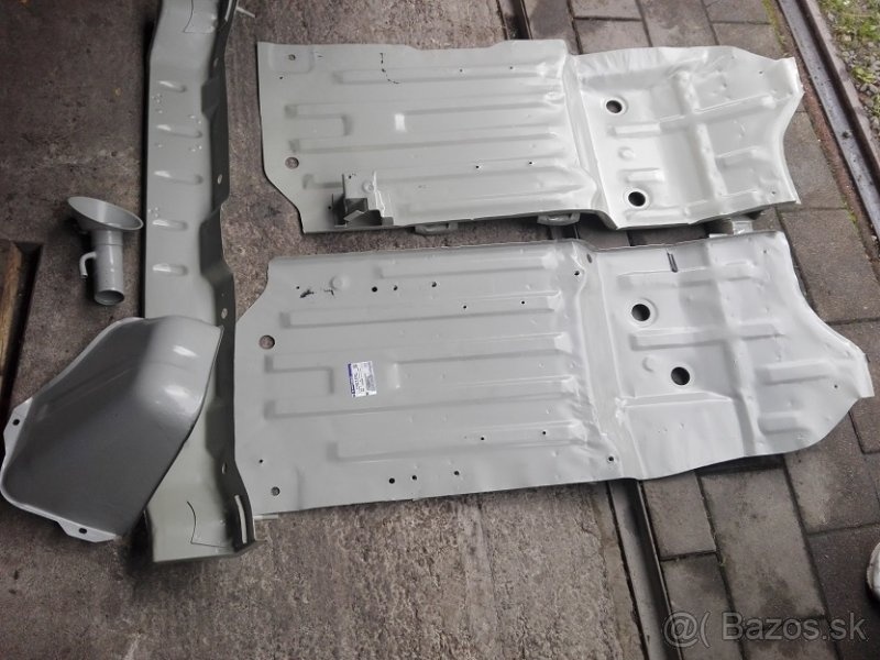 Suzuki Samurai podlaha zadna - 2