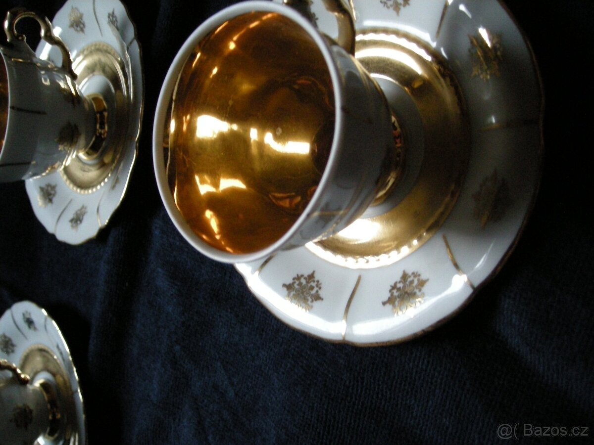 Souprava 6 porcelánových zlacených šapó - 2