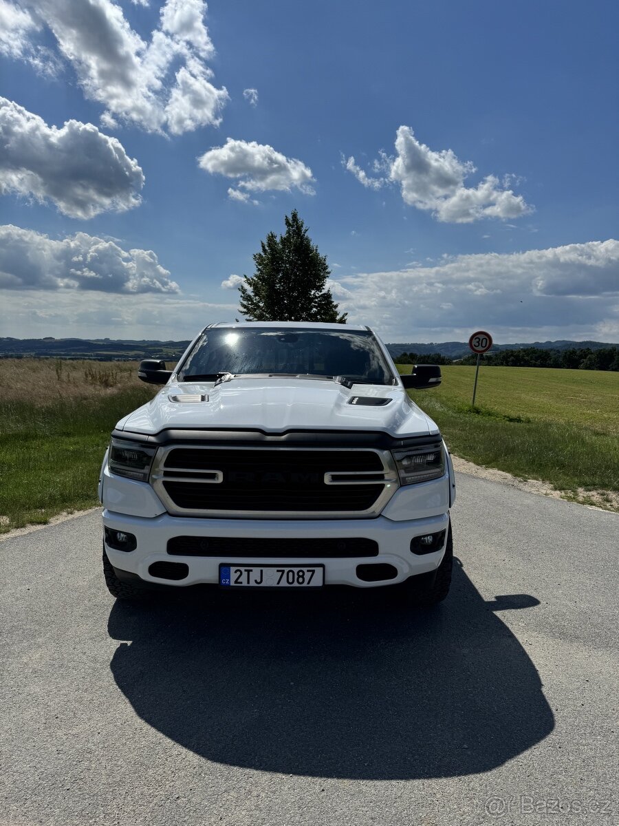 Dodge ram 1500 4x4 5.7 hemi LPG