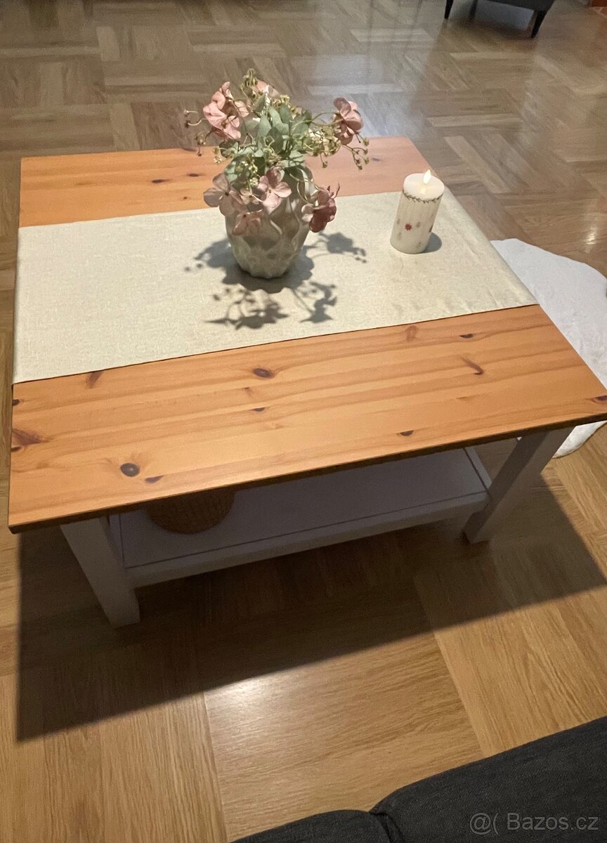 Obývací stolek v TOP stavu 90 x90 cm - 2