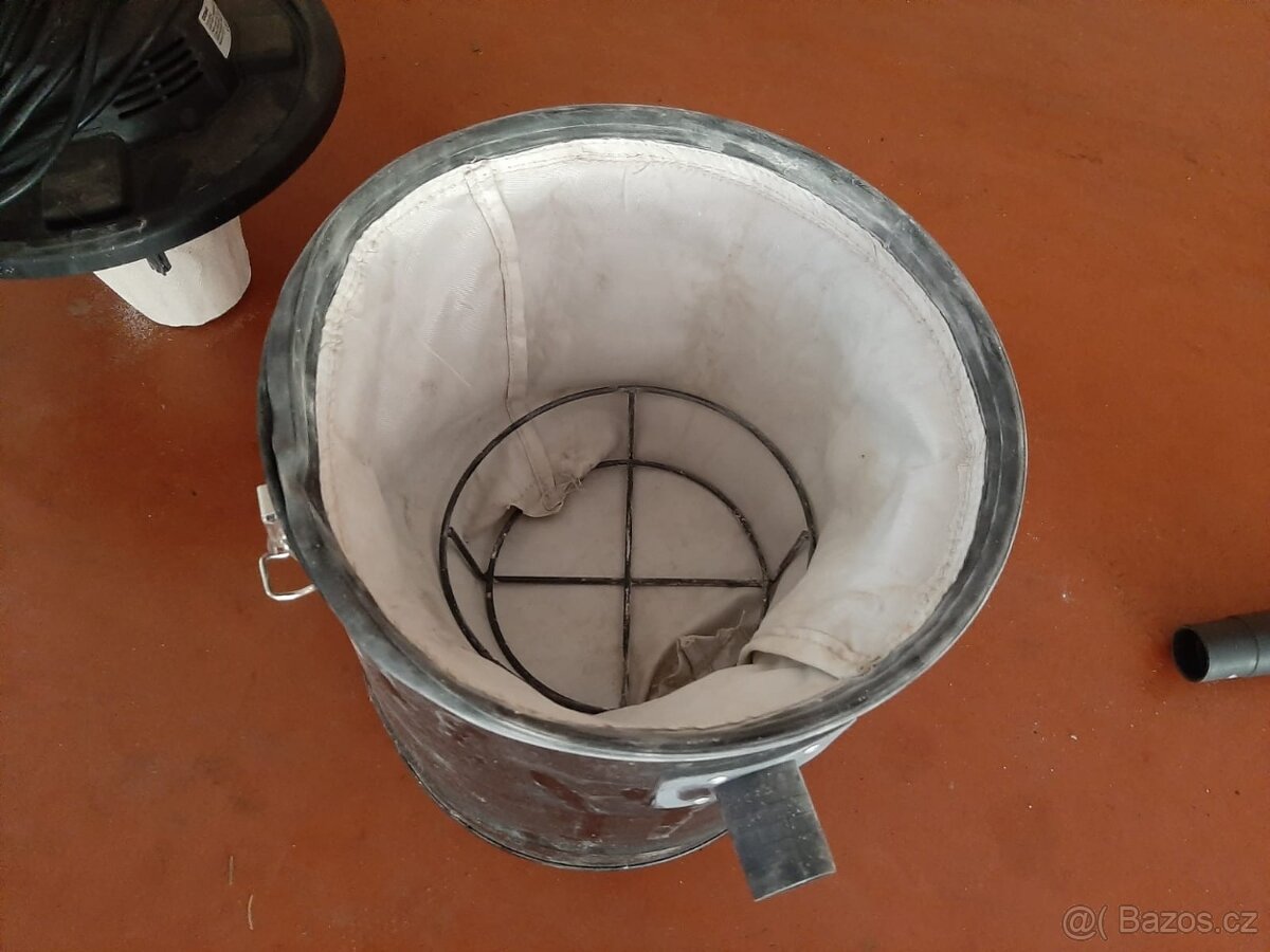 Krbový vysavač na horký popel - DOMO DO232AZ - 2