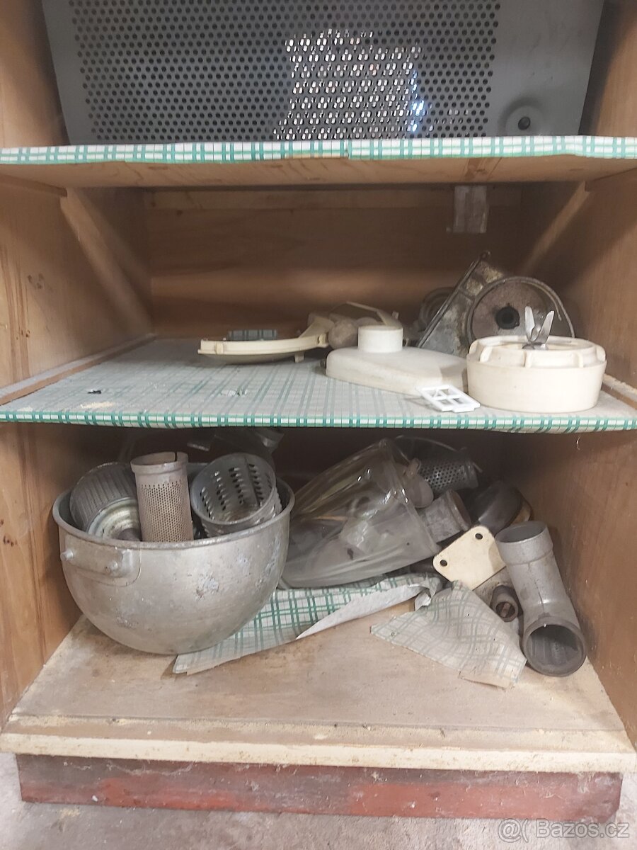 Kuchyňský robot - 2