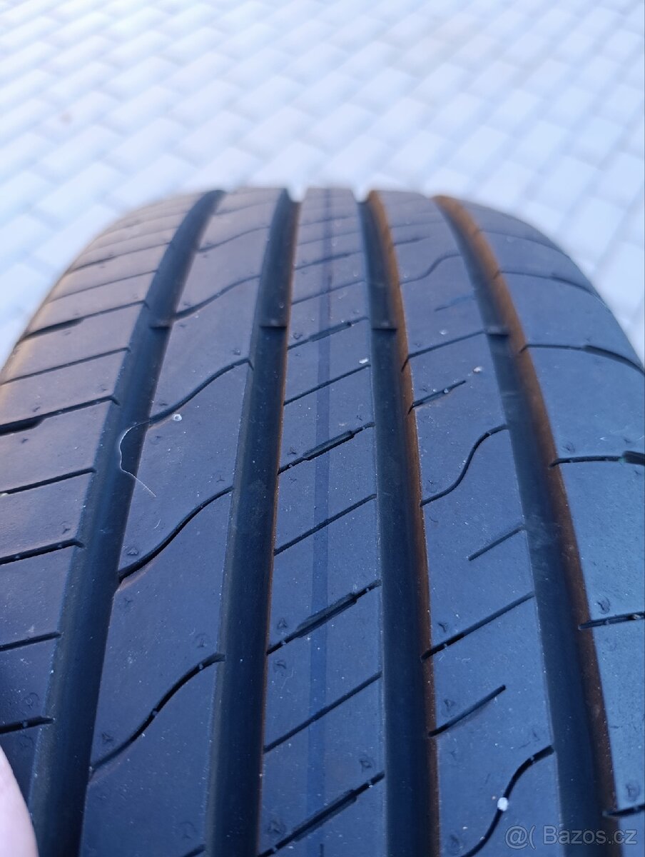 Goodyear 205 60 17 - 2