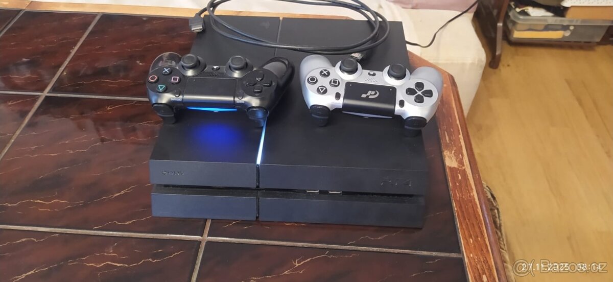 PlayStation 4 - 2