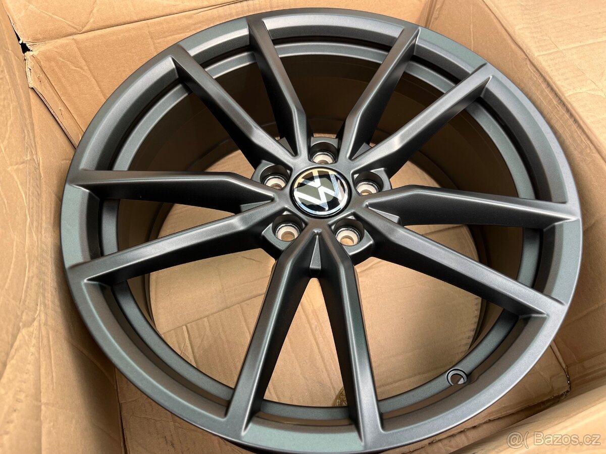 VW PASSAT 19" PRETORIA nové, originál - 2
