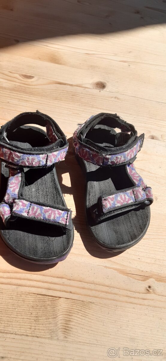 TEVA sandaly EU 28 - 2