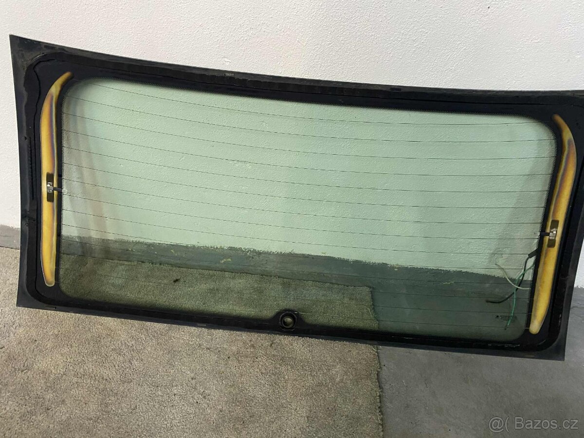 Škoda Octavia 2 combi fac. - zadní okno - 2