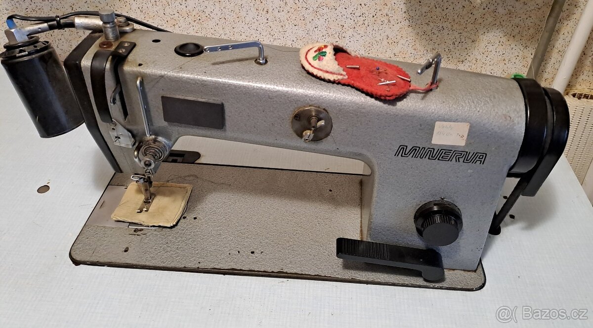 Průmyslový šicí stroj Minerva - 2