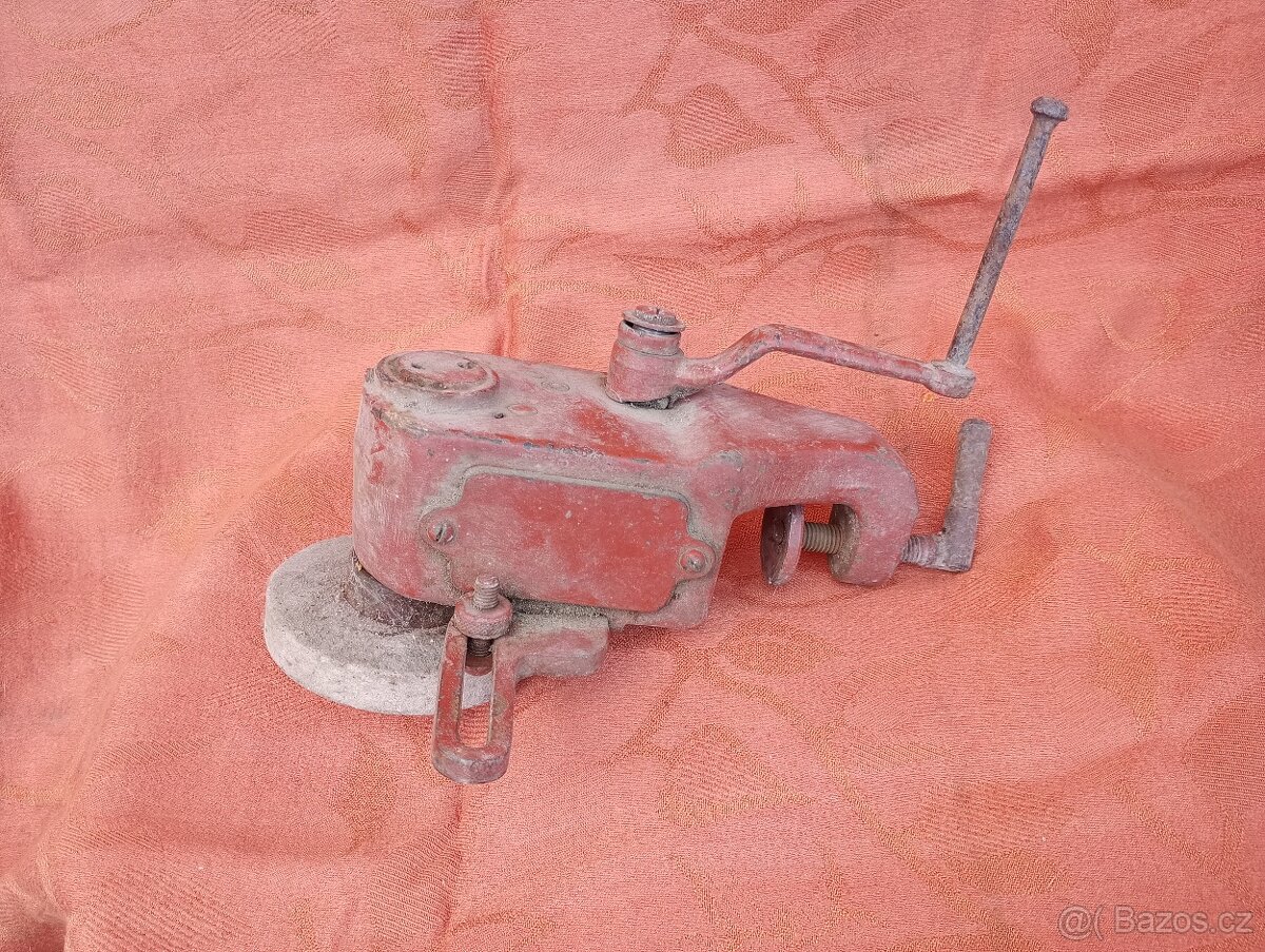 Prodám brusku na ruční pohon - 2