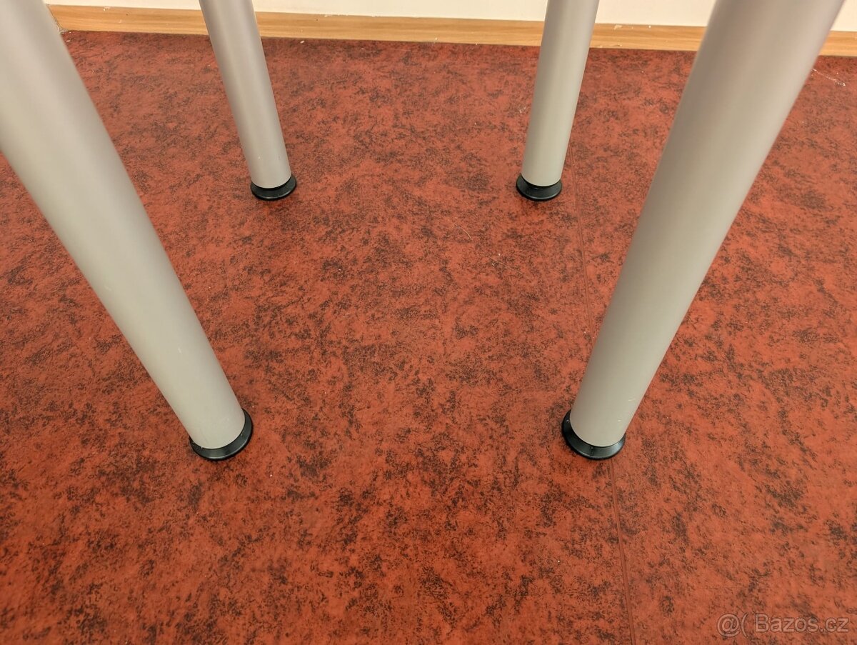 Kancelářský stůl - 2